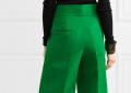 Tipy od stylistov, čo nosiť so zelenými nohavicami Čo nosiť so zelenými nohavicami pre ženy